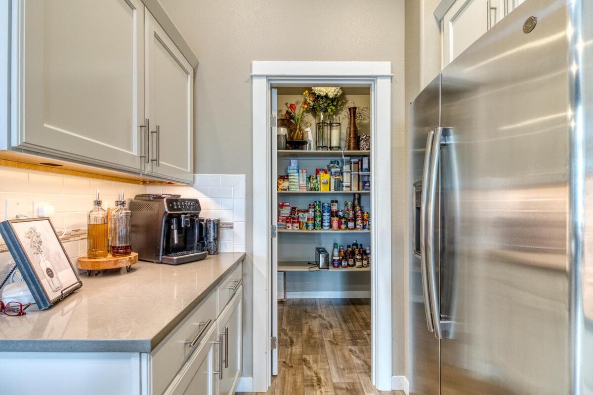 Photo of 2482 NW Ivy Avenue 15 of 37