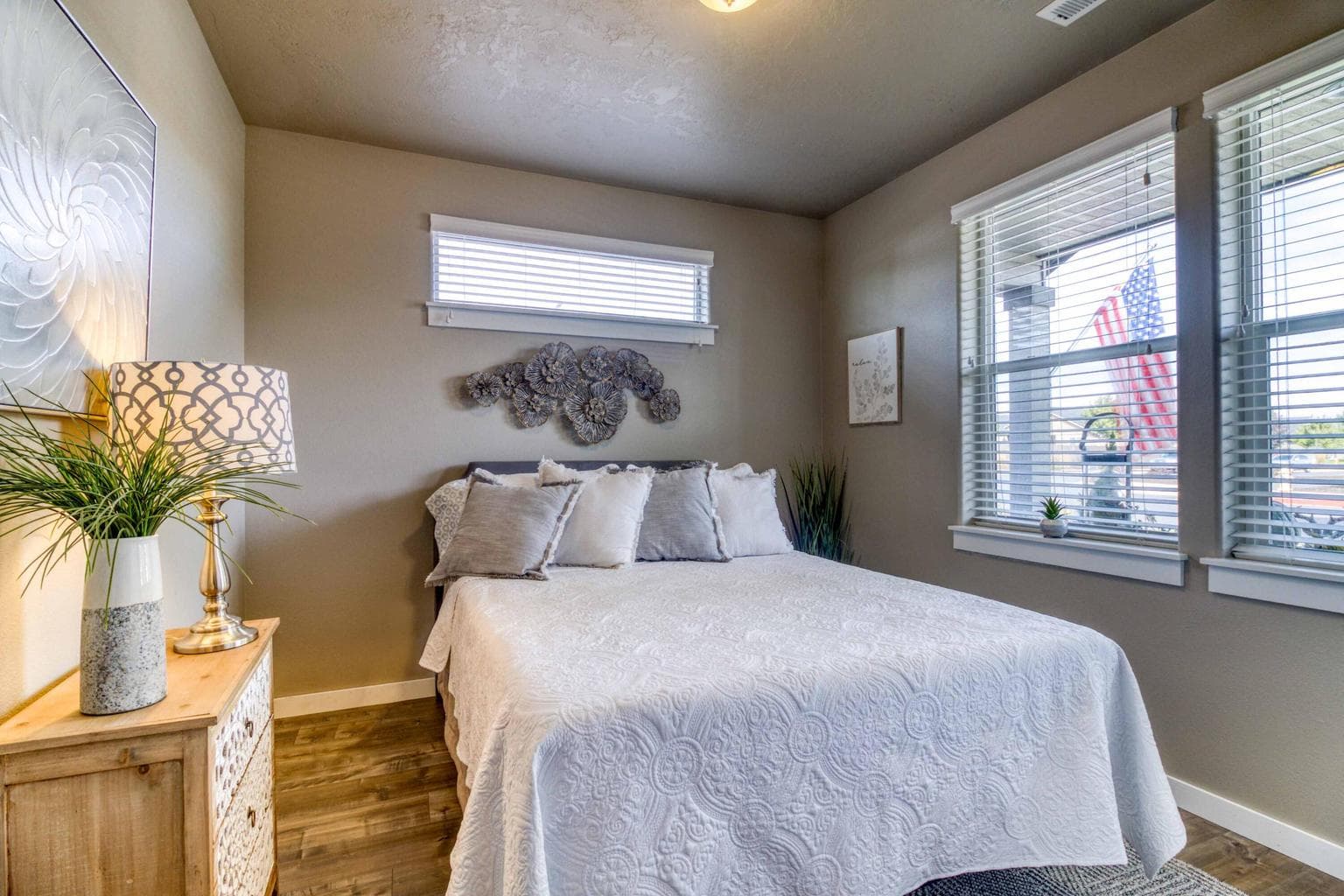 Photo of 2482 NW Ivy Avenue 22 of 37