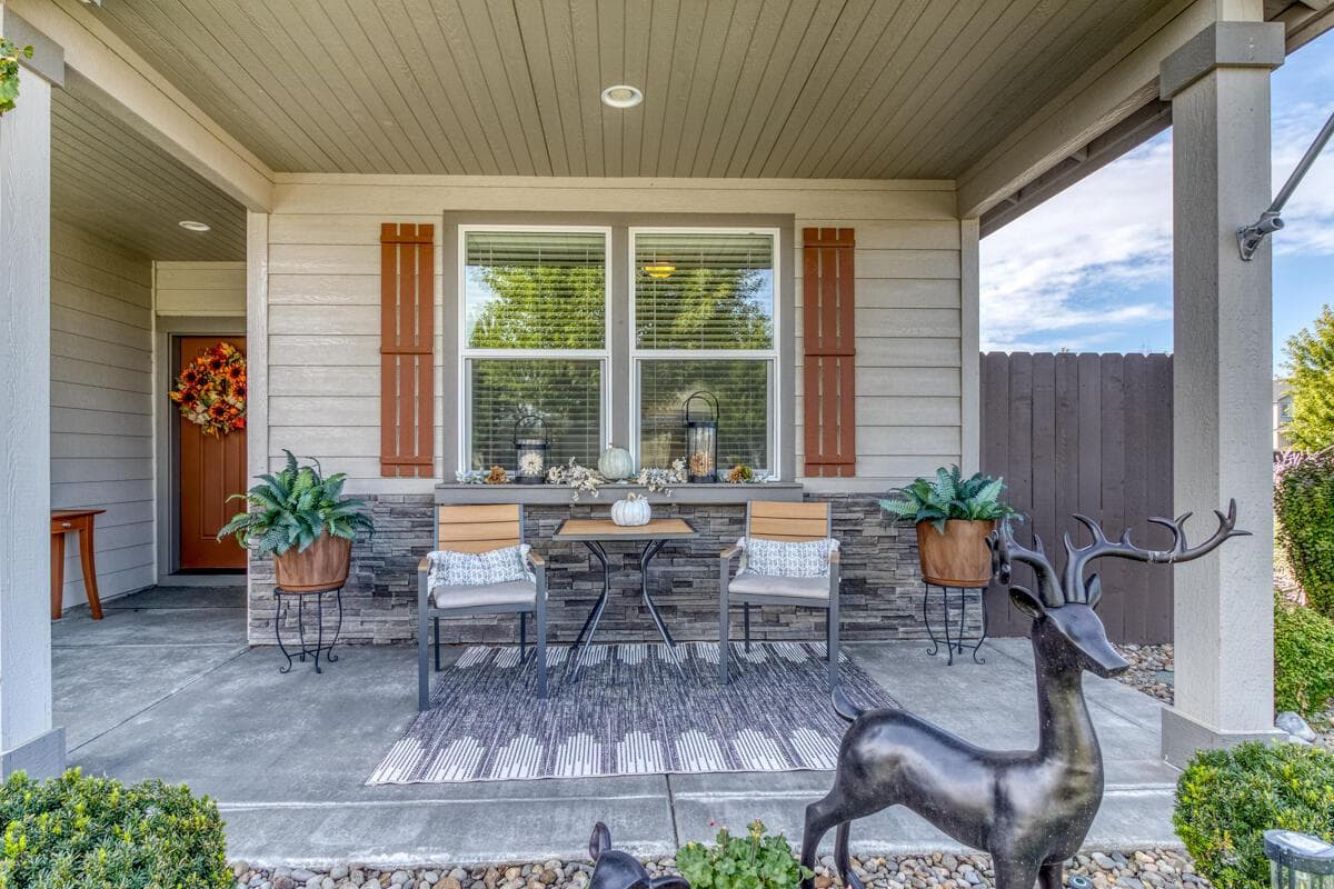 Photo of 2482 NW Ivy Avenue 6 of 37