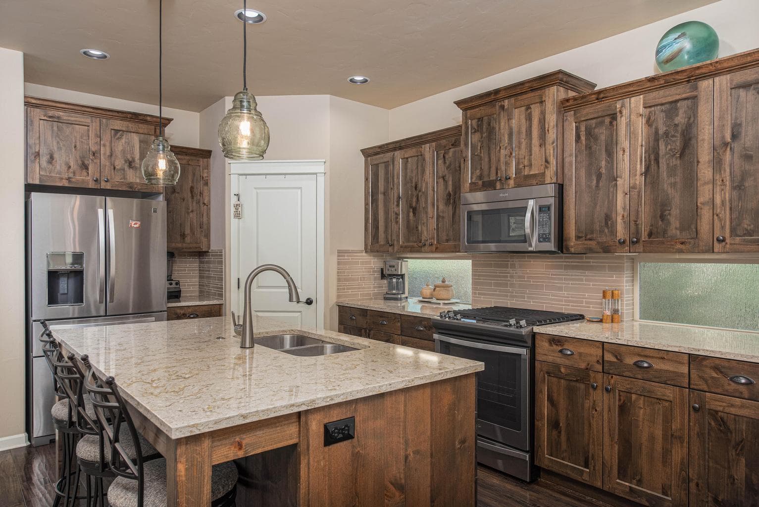 Photo of 63138 Dakota Drive 6 of 49