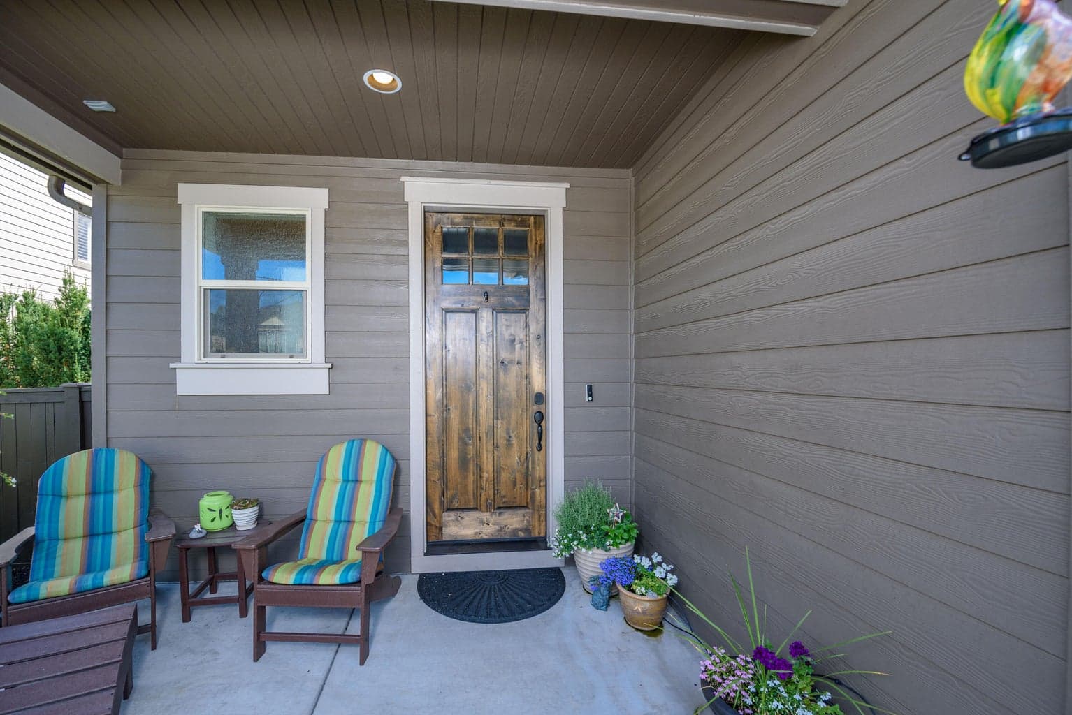 Inviting front entry