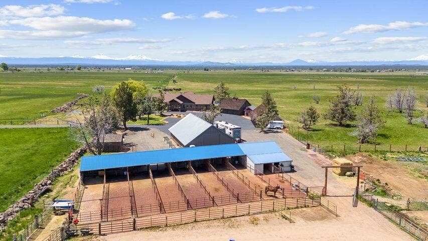 Photo of 13501 SW Riggs Road 93 of 93