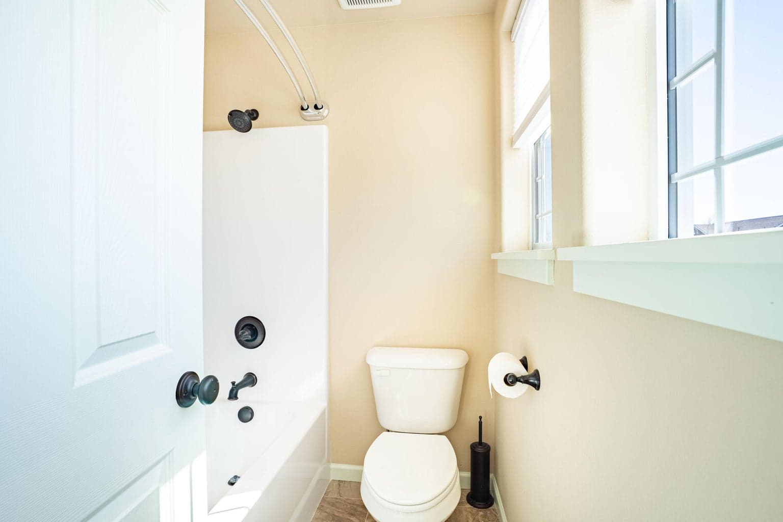 Jack and Jill Bathroom Upstairs - Separate tub/toilet