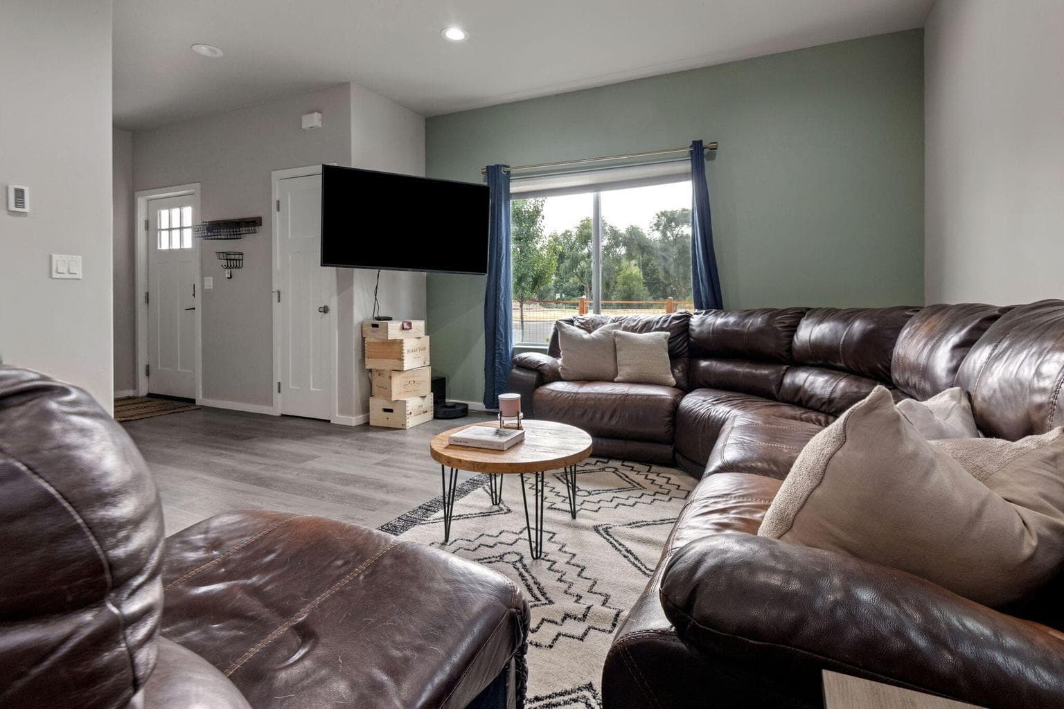 Photo of 883 6th 5 of 26
