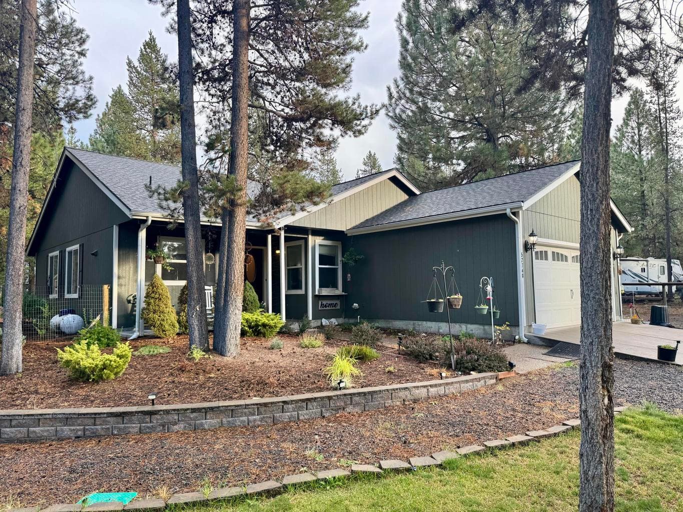 Photo of 52748 Golden Astor Road 1 of 30