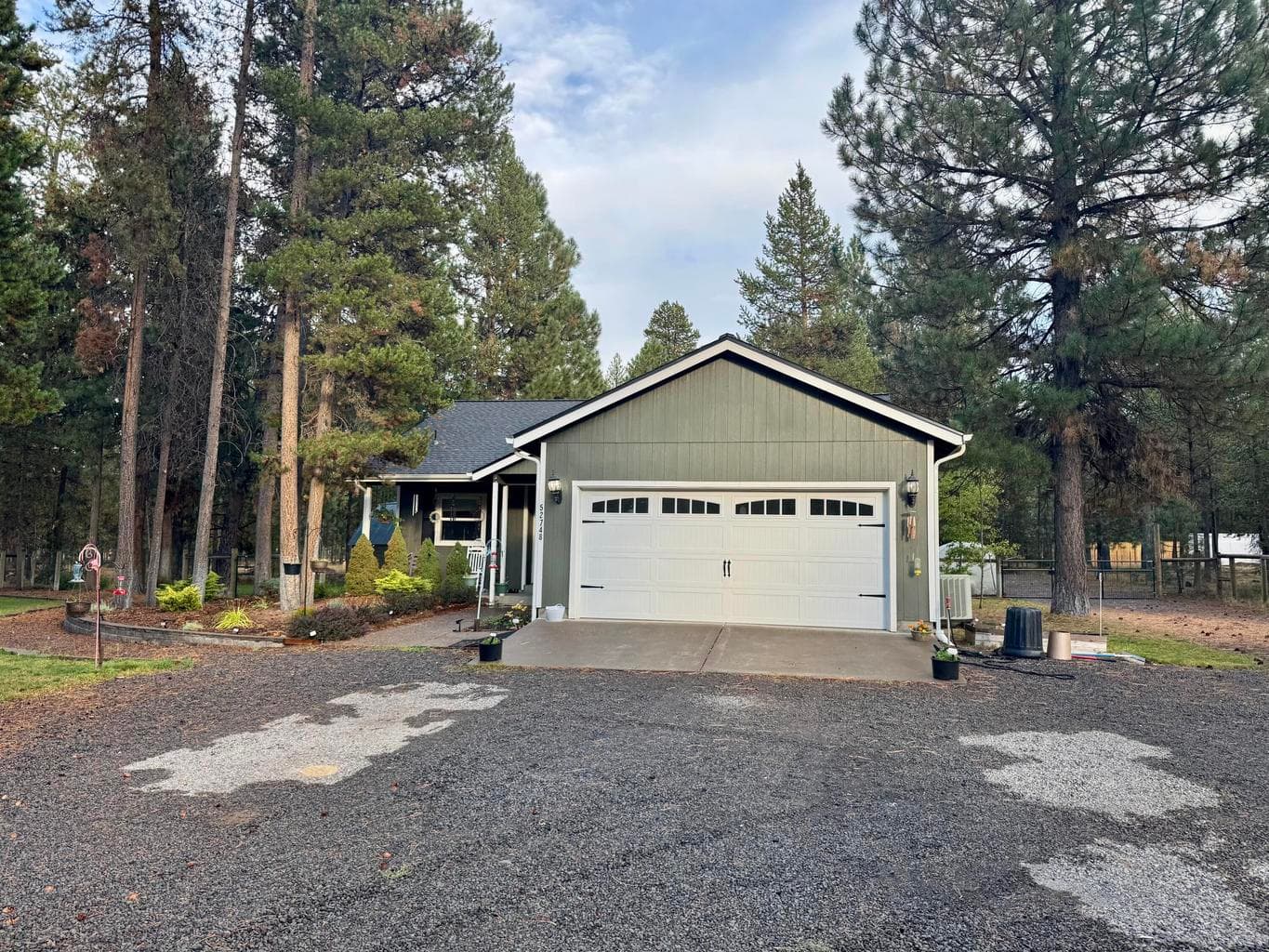 Photo of 52748 Golden Astor Road 3 of 30