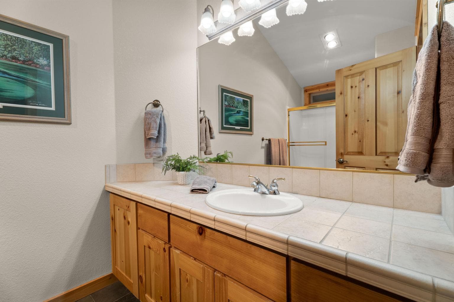 Photo of 18092 Juniper Lane 11 of 19