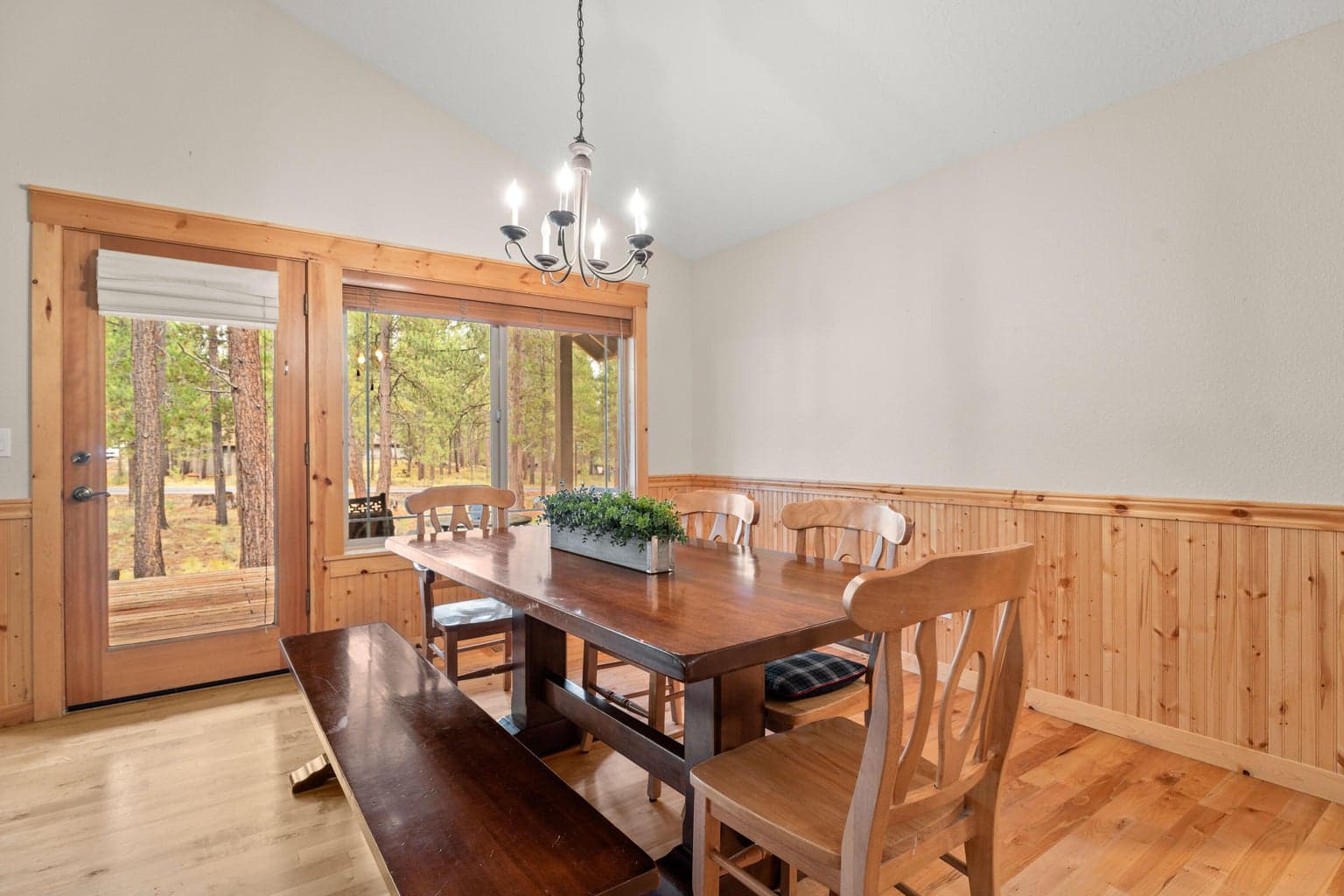 Photo of 18092 Juniper Lane 8 of 19