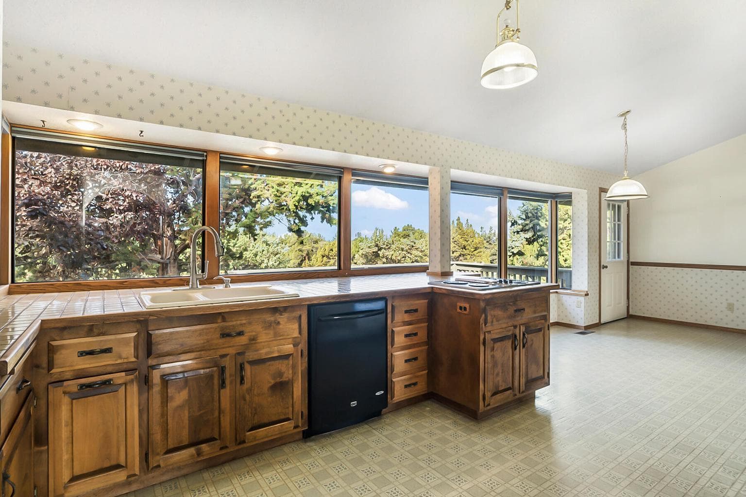 Photo of 64499 McGrath Road 9 of 41