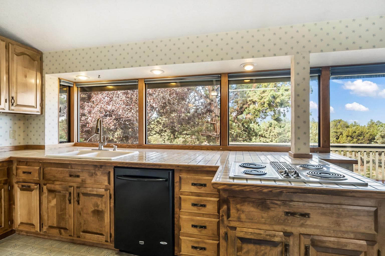 Photo of 64499 McGrath Road 13 of 41
