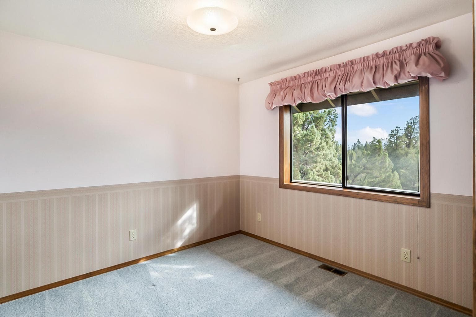 Photo of 64499 McGrath Road 21 of 41