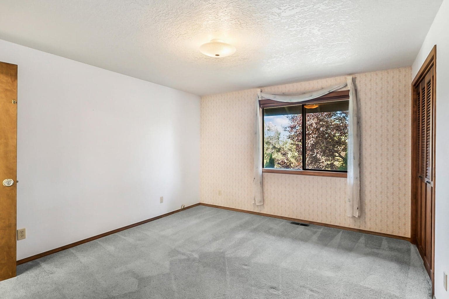 Photo of 64499 McGrath Road 17 of 41