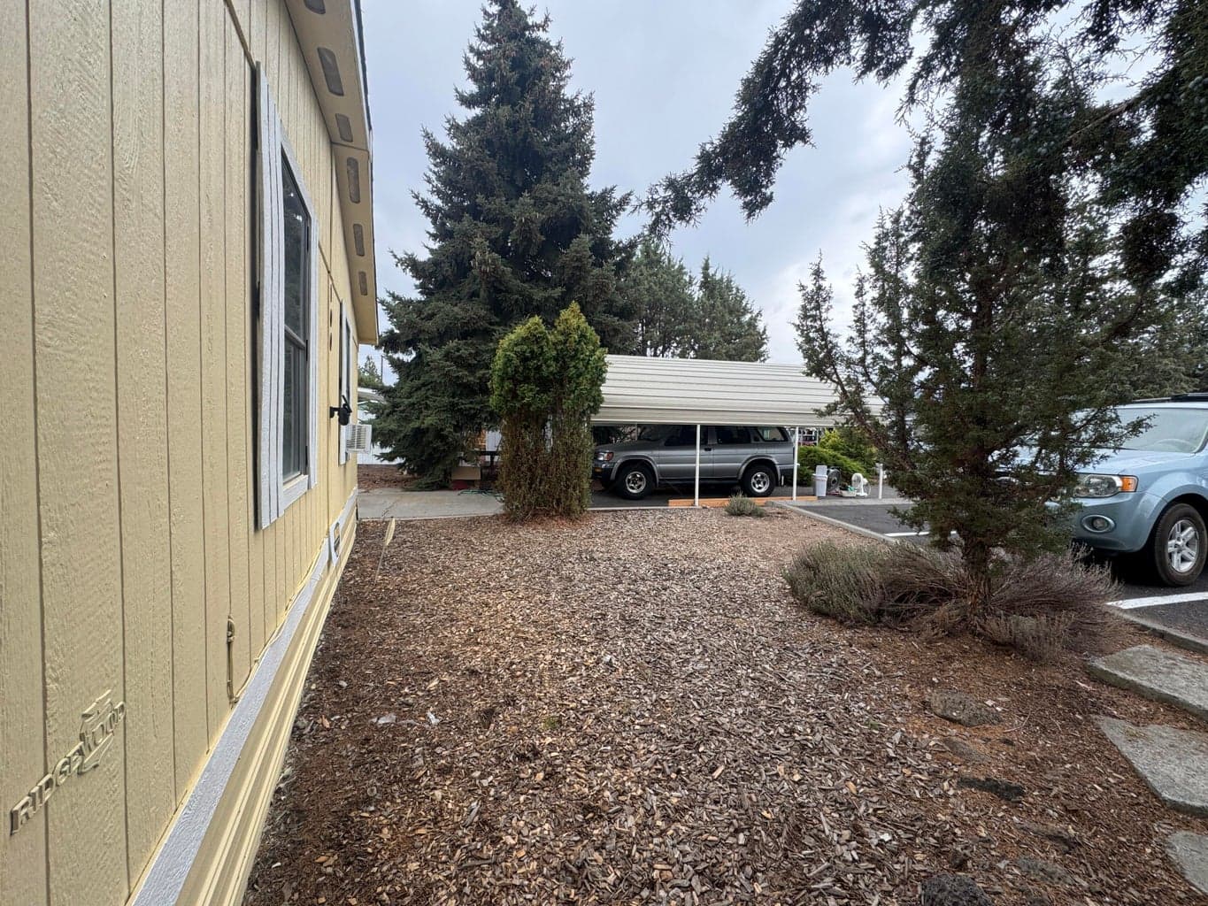 Photo of 2633 SW Obsidian Avenue 28 of 31