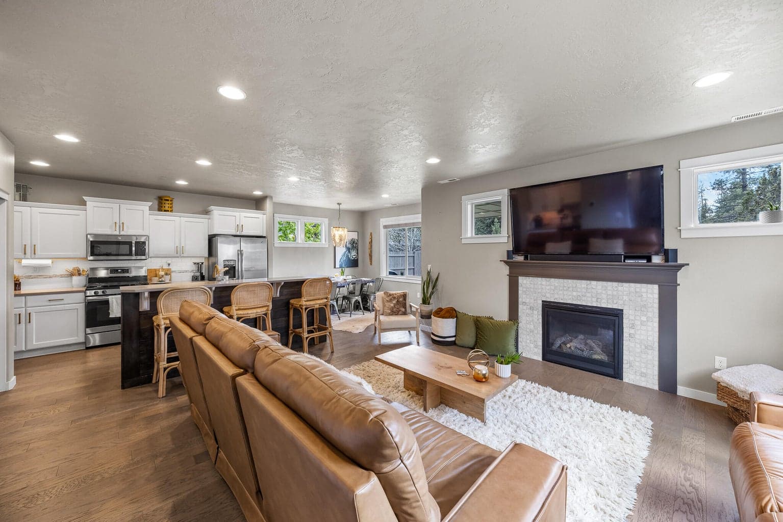 Photo of 20613 SE Meadowsweet Drive 6 of 30