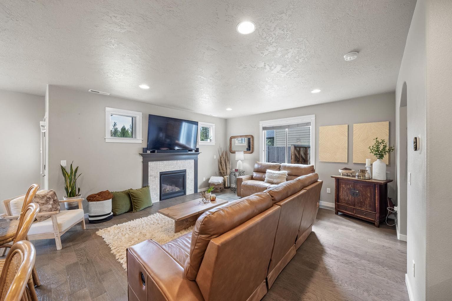 Photo of 20613 SE Meadowsweet Drive 7 of 30