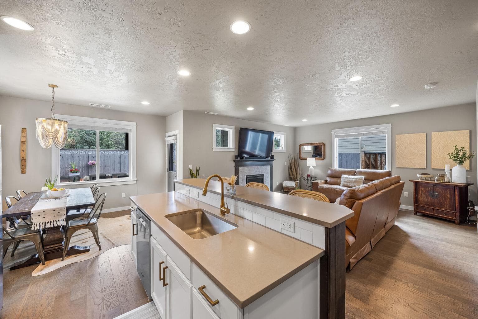 Photo of 20613 SE Meadowsweet Drive 8 of 30