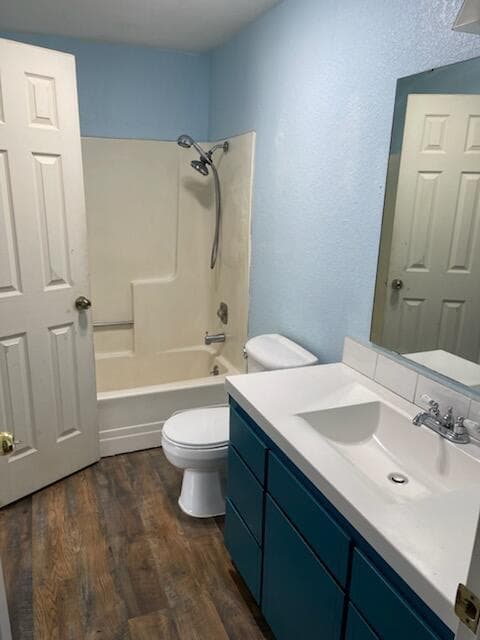 Photo of 20844 Greenmont Drive 7 of 12