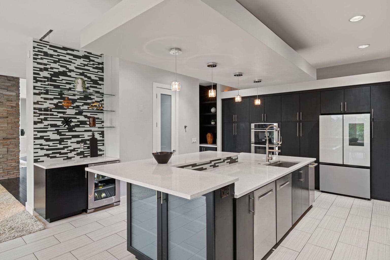 Photo of 3425 NW Fairway Heights Drive 28 of 79