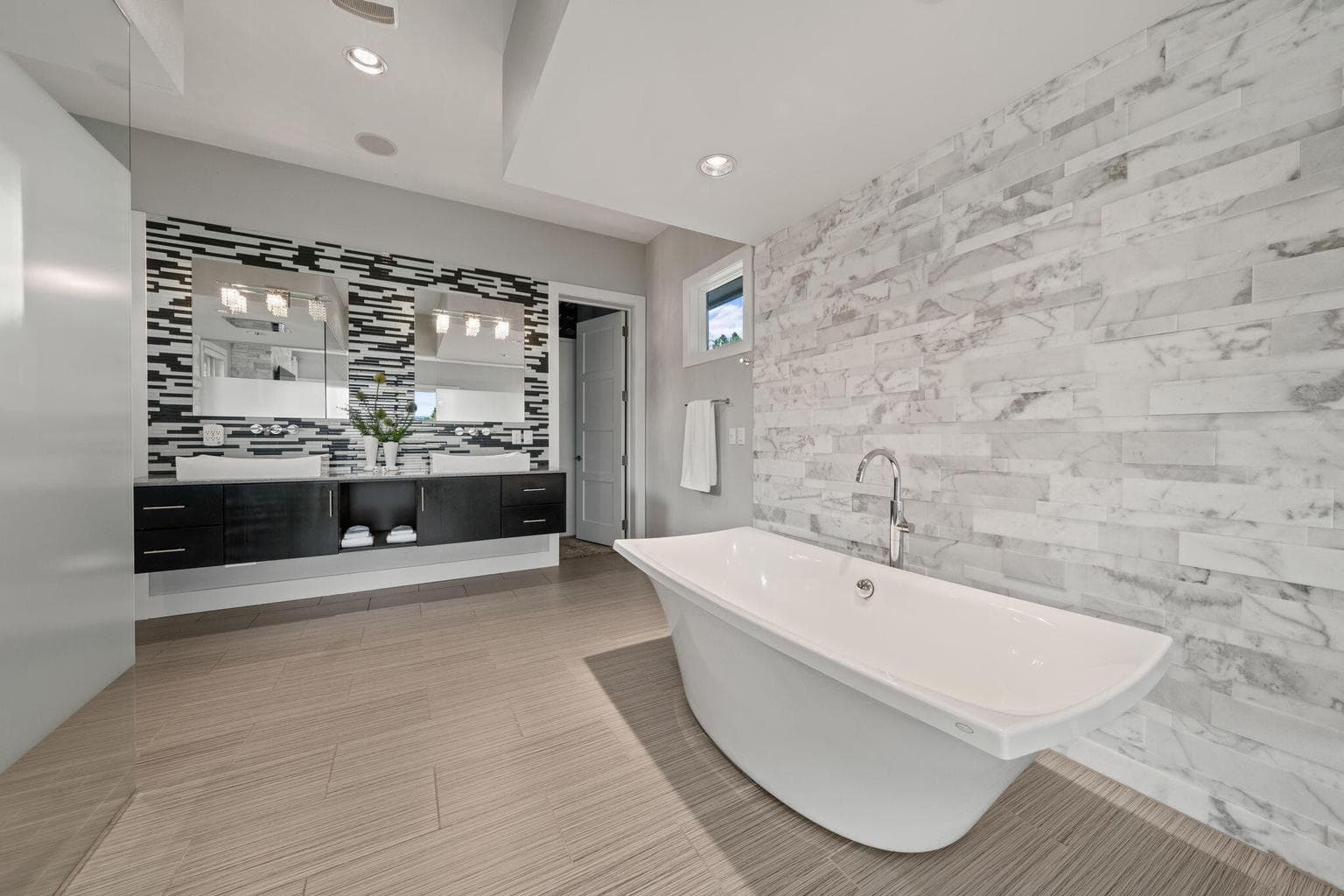 Photo of 3425 NW Fairway Heights Drive 38 of 79