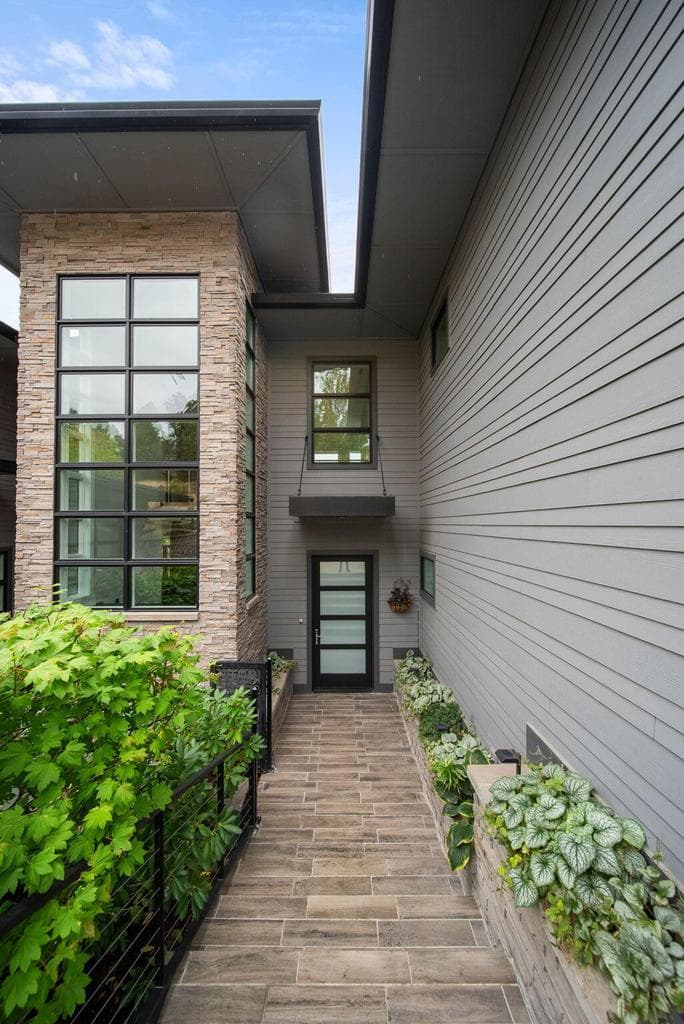 Photo of 3425 Fairway Heights 4 of 79