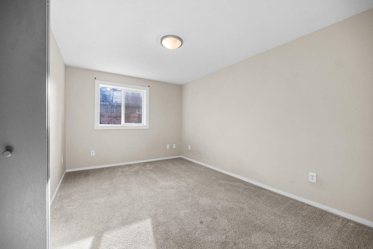 Photo of 980 SE Centennial Street 11 of 18