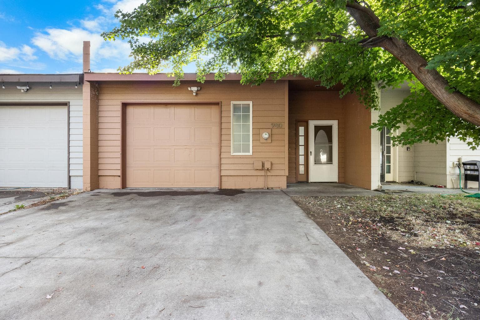 980 SE Centennial