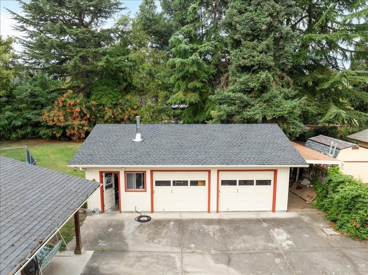 Photo of 3307 Freeland 3 of 33