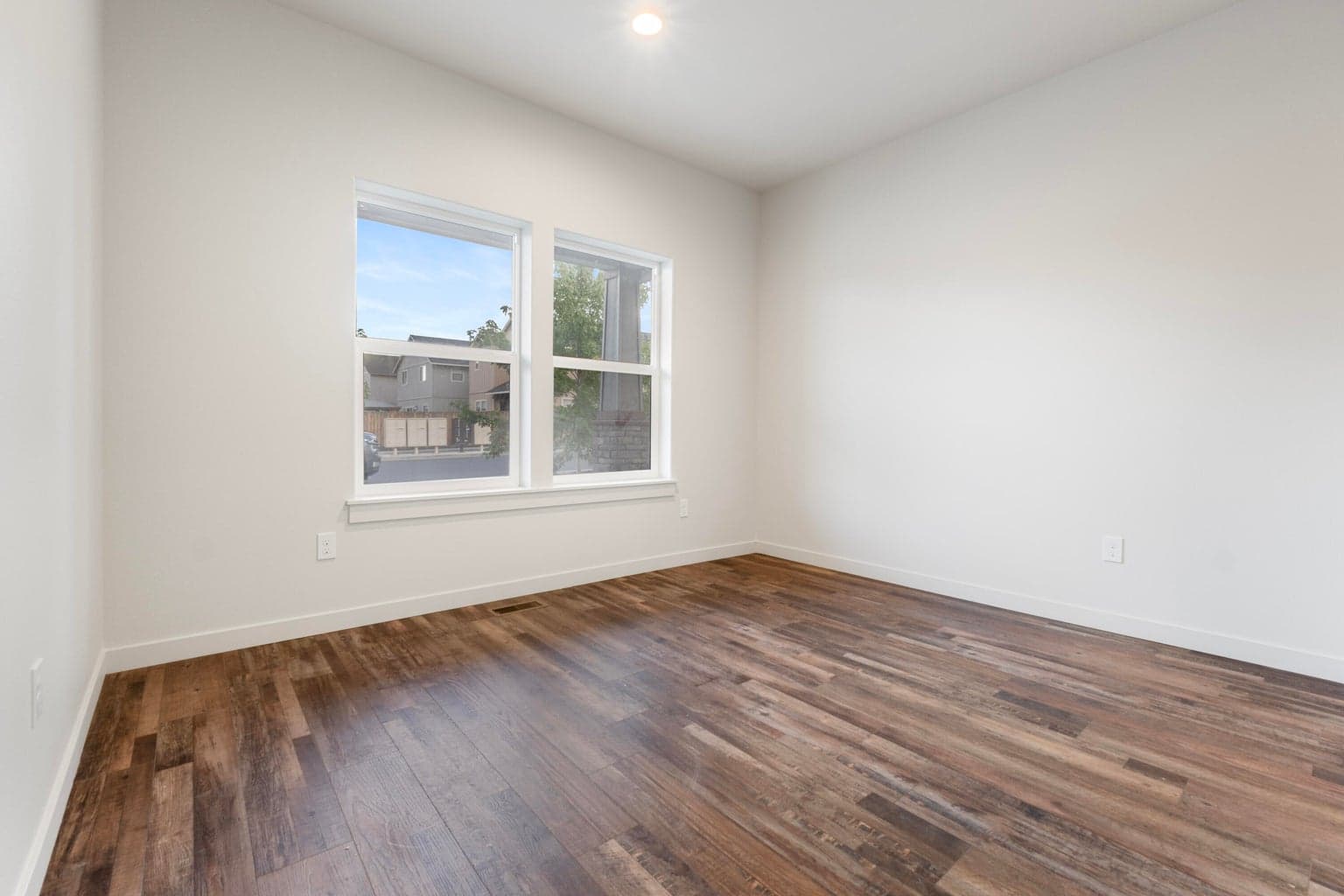 Photo of 193 NW 31st Street 8 of 19