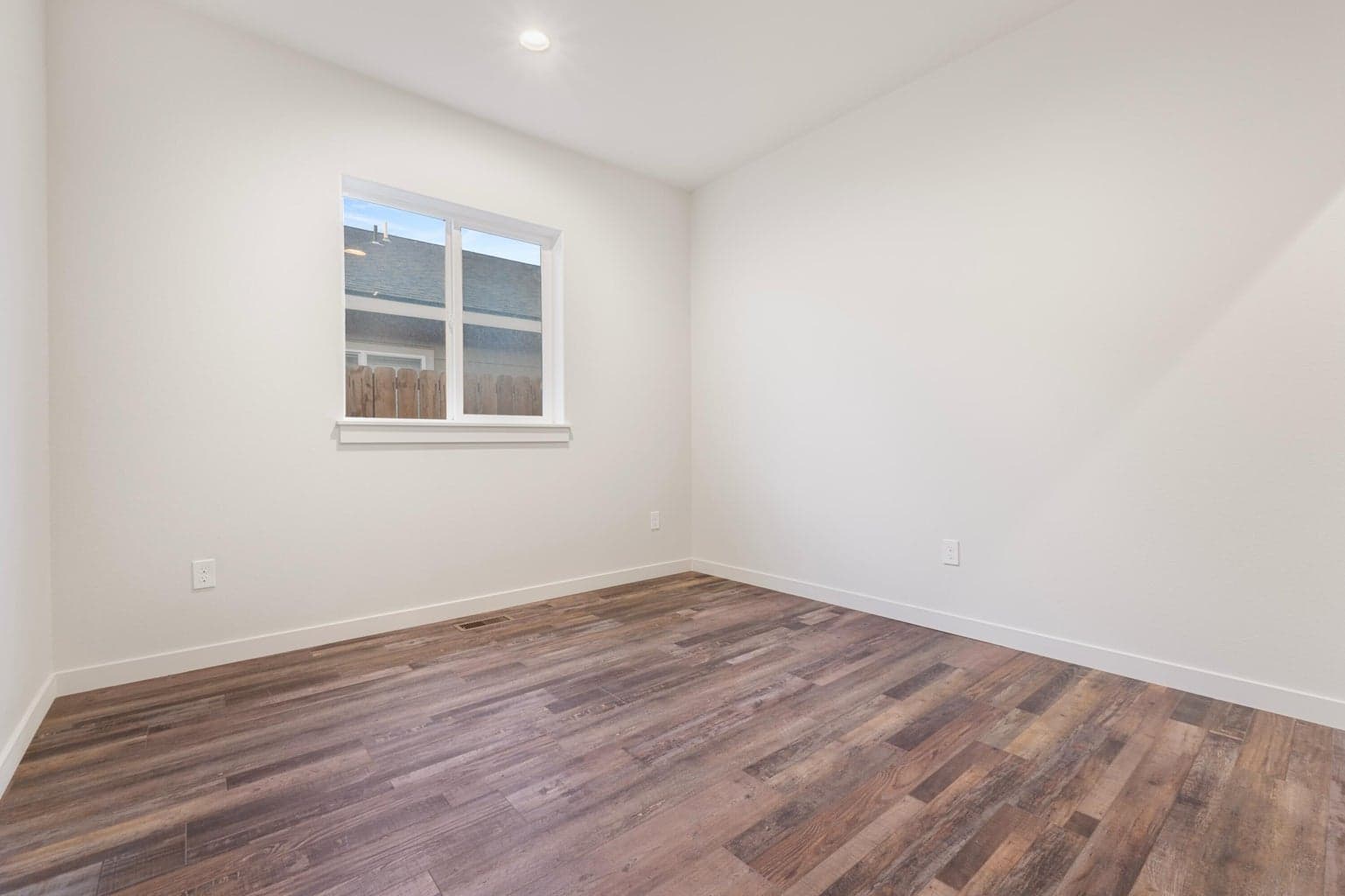 Photo of 193 NW 31st Street 11 of 19