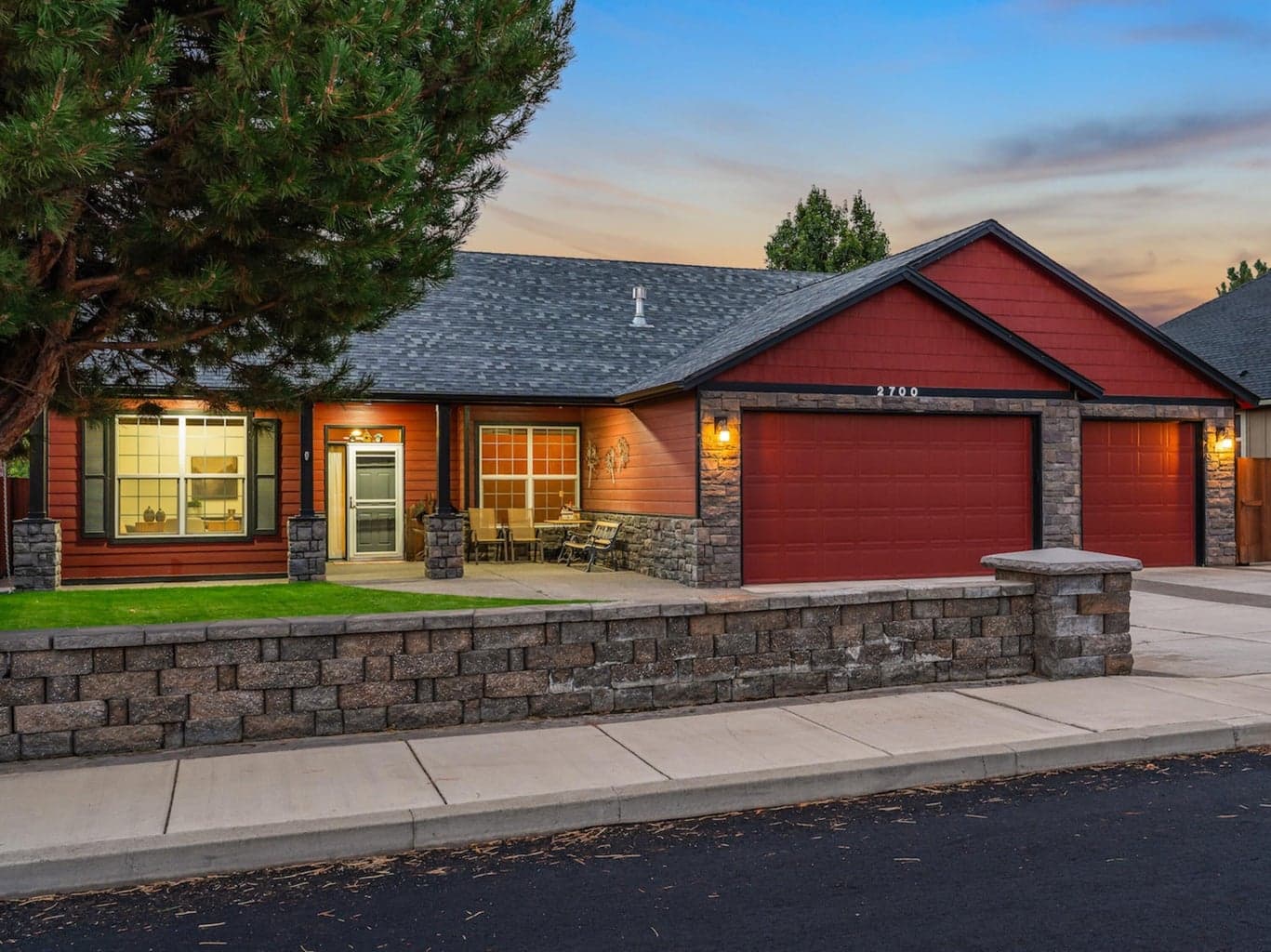 Photo of 2700 19th 1 of 48