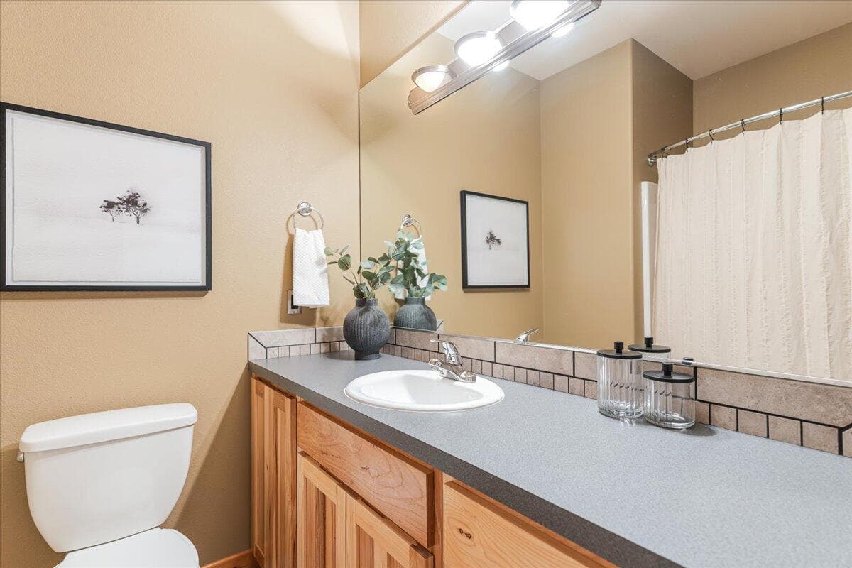 Photo of 2700 NW 19th Street 27 of 48
