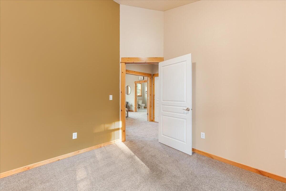 Photo of 2700 NW 19th Street 25 of 48