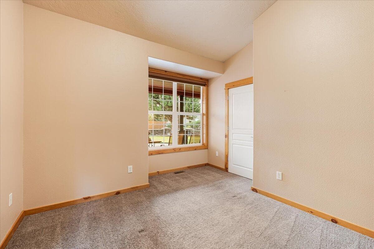 Photo of 2700 NW 19th Street 24 of 48