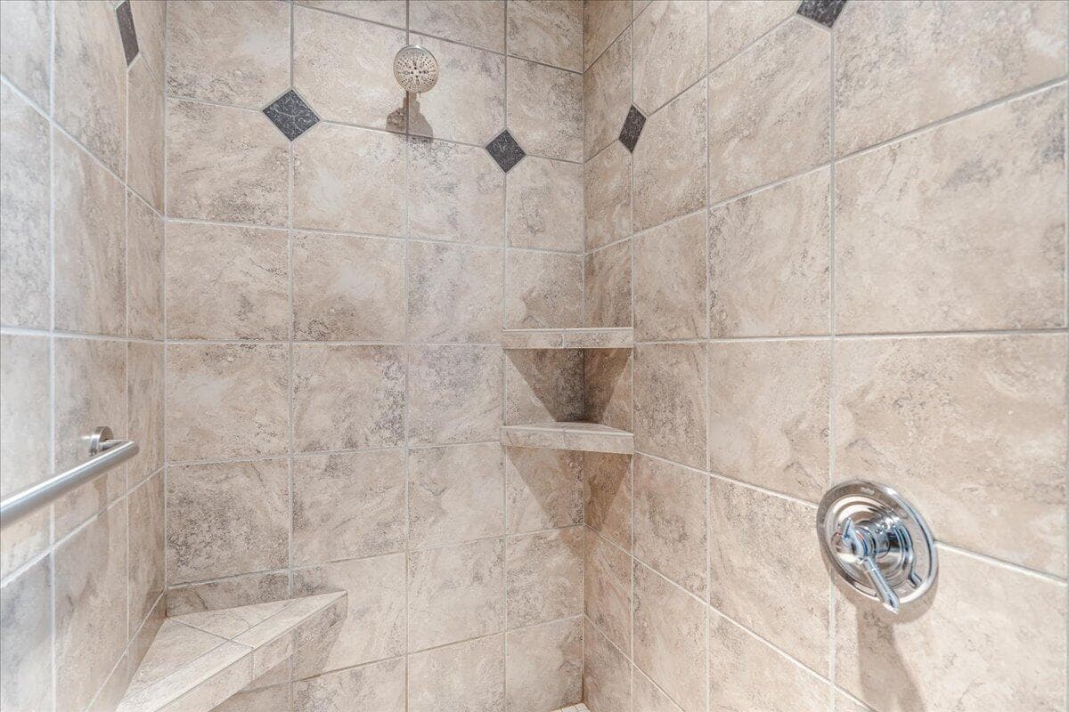 Photo of 2700 NW 19th Street 22 of 48