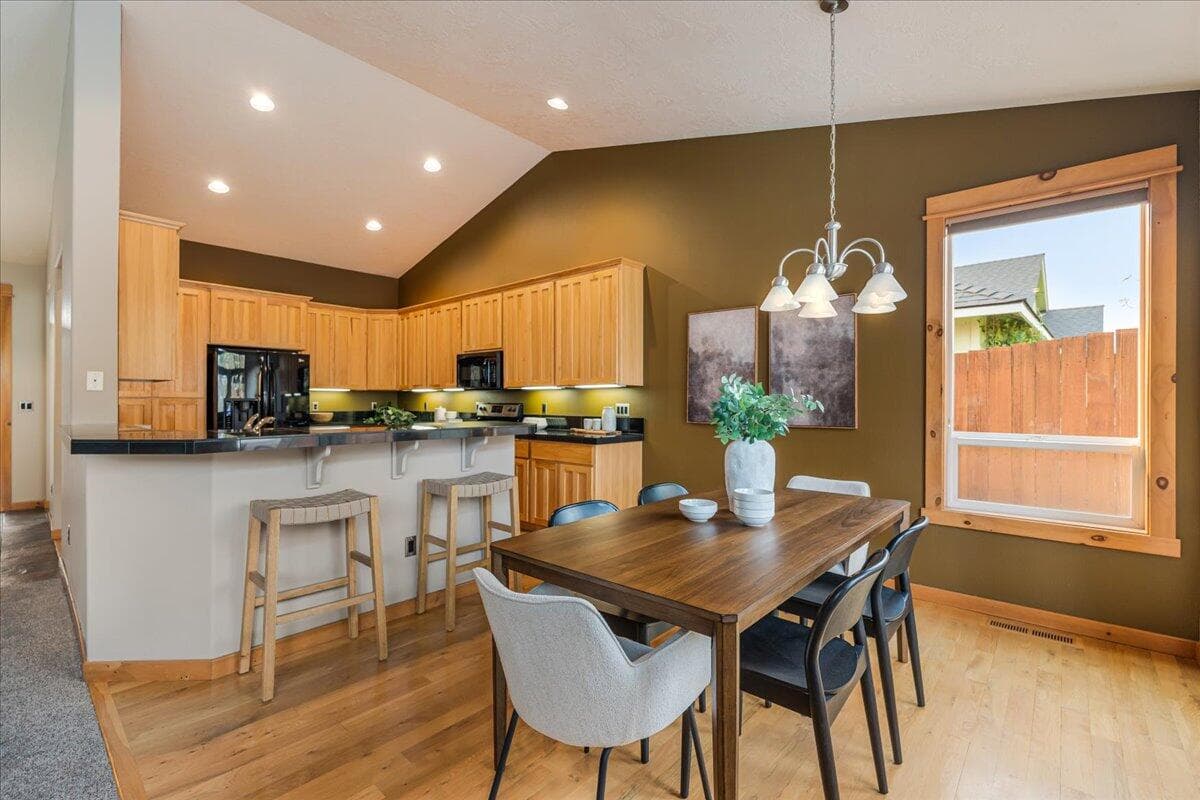 Photo of 2700 NW 19th Street 16 of 48