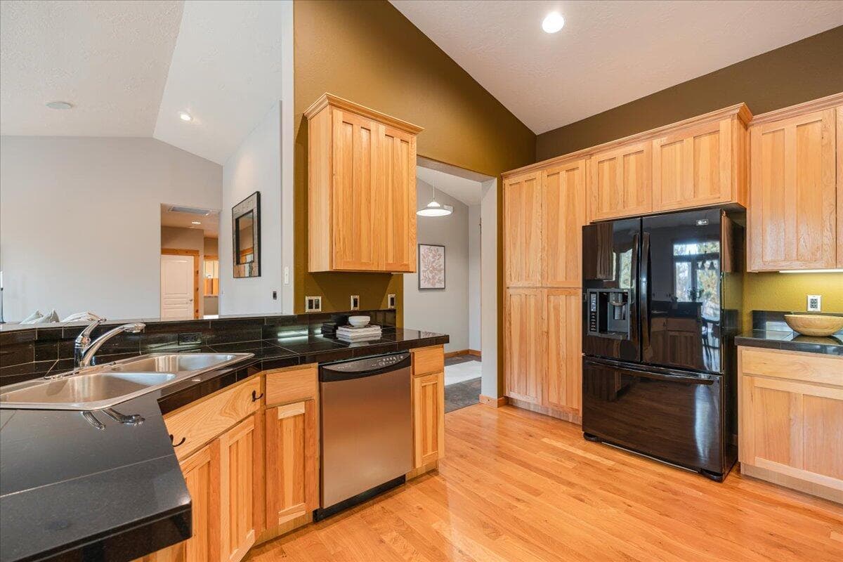 Photo of 2700 NW 19th Street 15 of 48