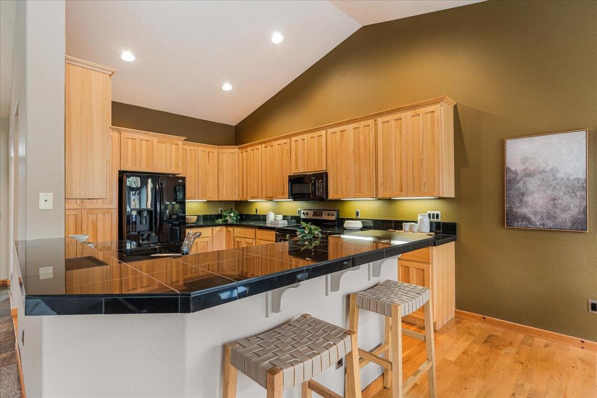 Photo of 2700 NW 19th Street 11 of 48