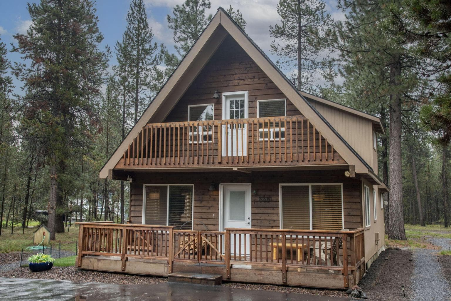 This chalet is so nicely maintained and lovely!