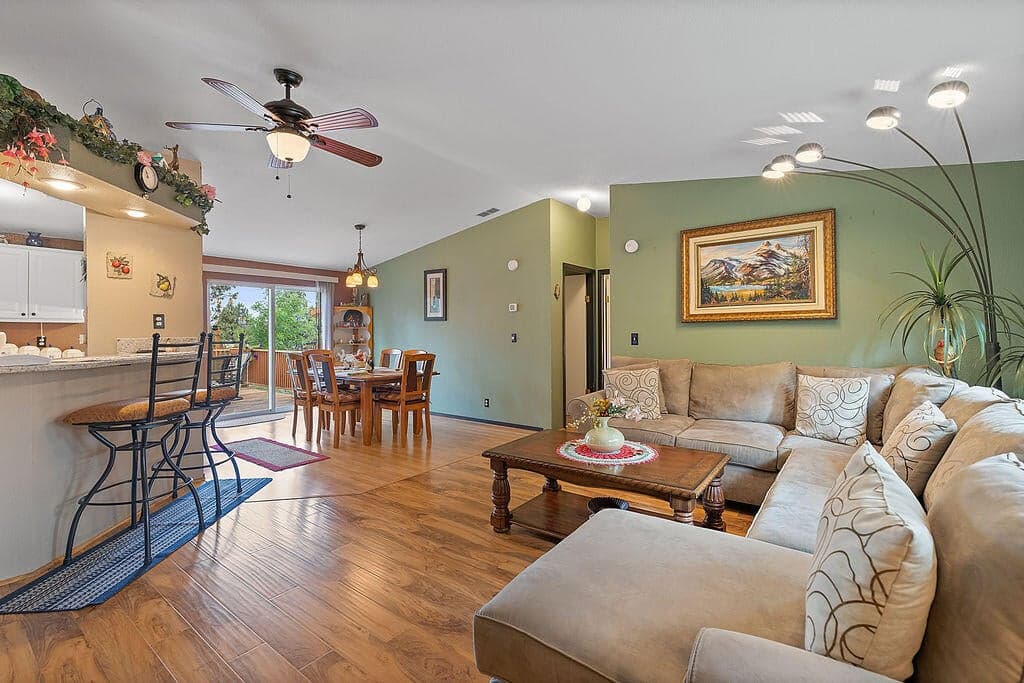 Photo of 4763 SE Jerry Drive 7 of 42