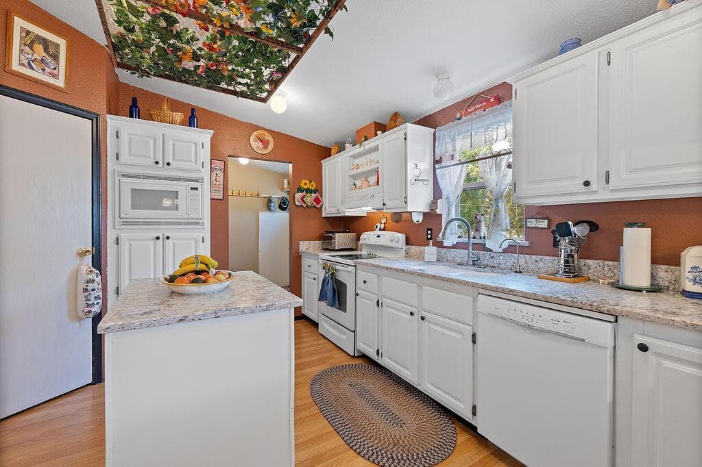Photo of 4763 SE Jerry Drive 11 of 42