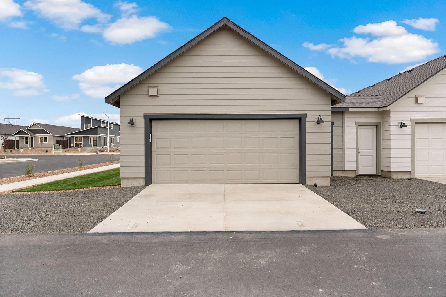 Photo of 4103 SW Obsidian Place 6 of 41