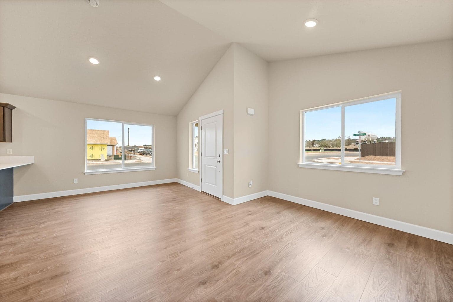 Photo of 4103 SW Obsidian Place 8 of 41