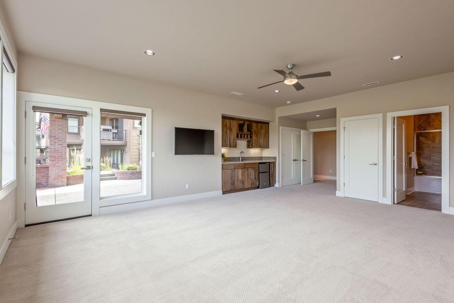 Photo of 897 SW Theater Drive 29 of 33