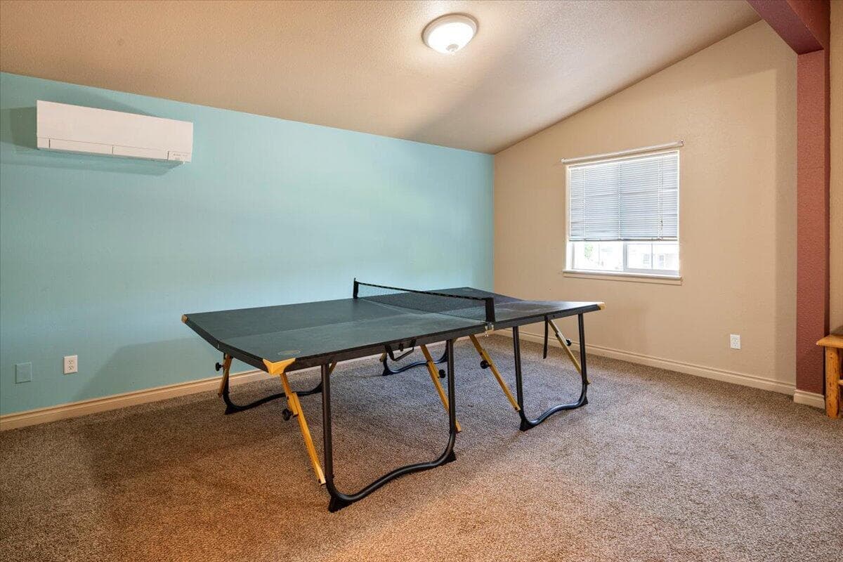 Photo of 630 NE Fieldstone Lane 22 of 39