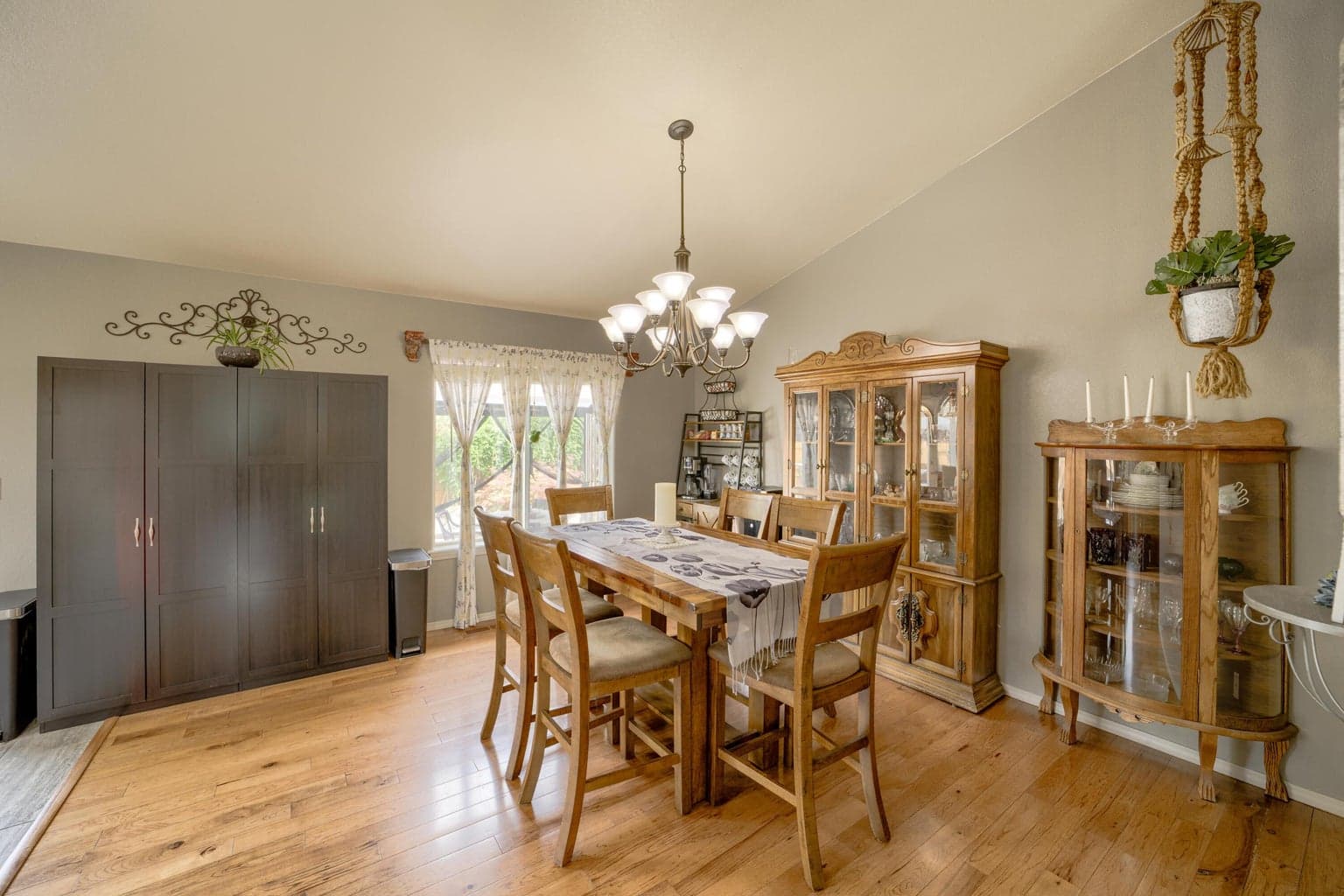Photo of 2095 Jackpine 5 of 43