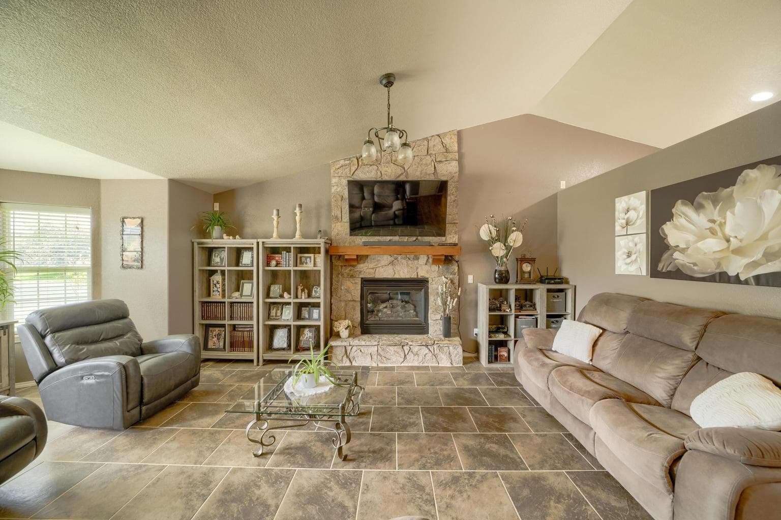 Photo of 2095 NW Jackpine Place 11 of 43