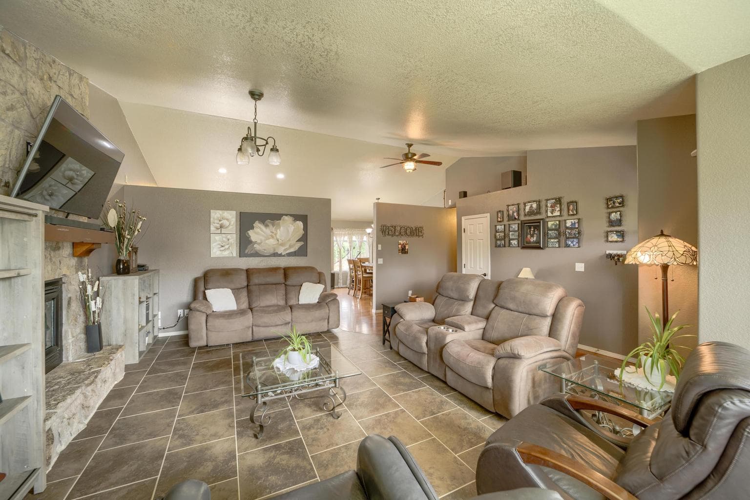 Photo of 2095 NW Jackpine Place 13 of 43