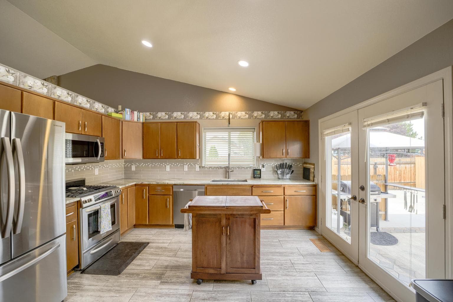 Photo of 2095 Jackpine 2 of 43