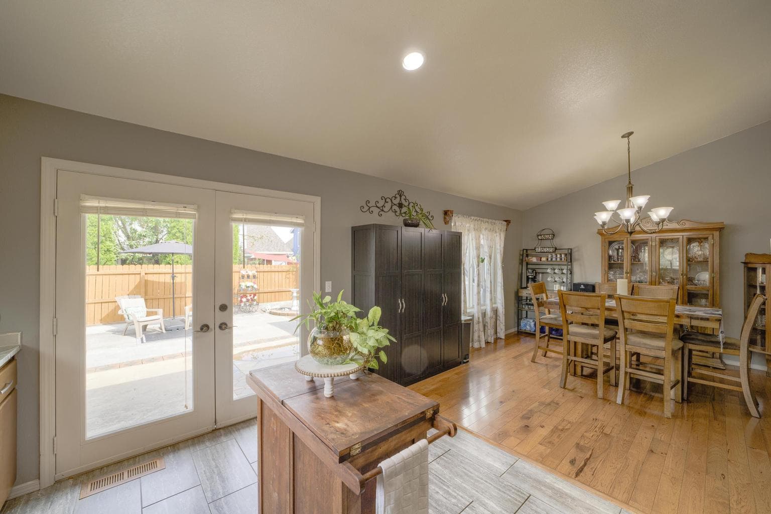 Photo of 2095 NW Jackpine Place 10 of 43