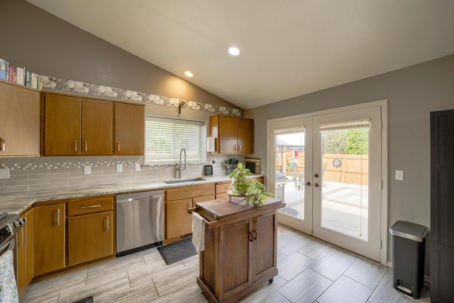 Photo of 2095 Jackpine 3 of 43